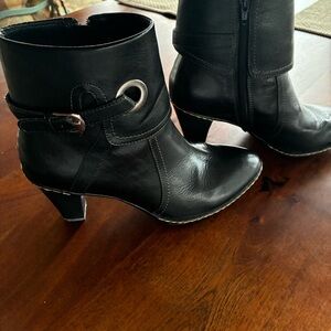 Elegant Black Ankle Boots